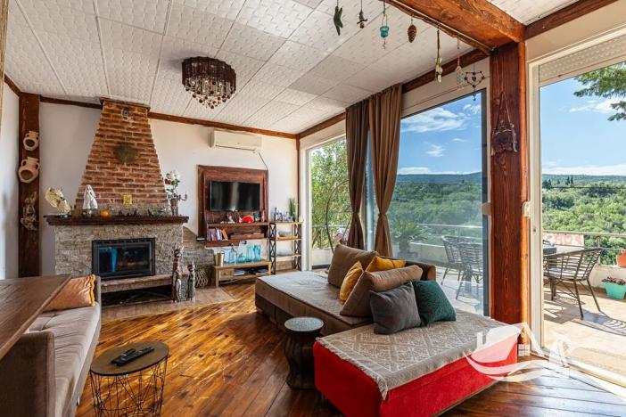 Prodej rodinného domu, Kruče, Černá Hora, 210 m2