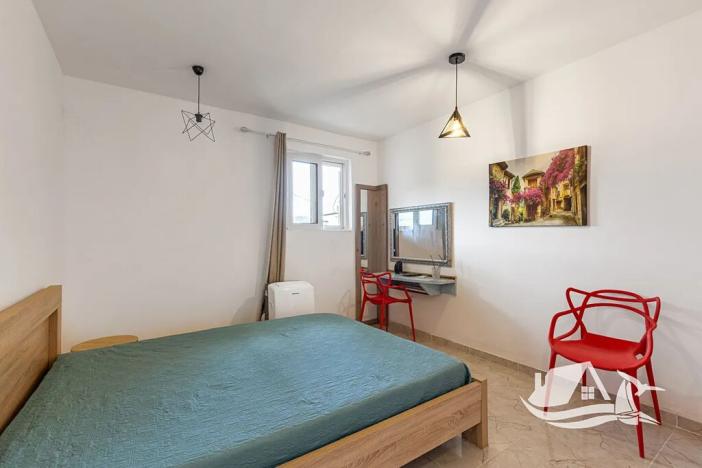 Prodej rodinného domu, Kruče, Černá Hora, 210 m2