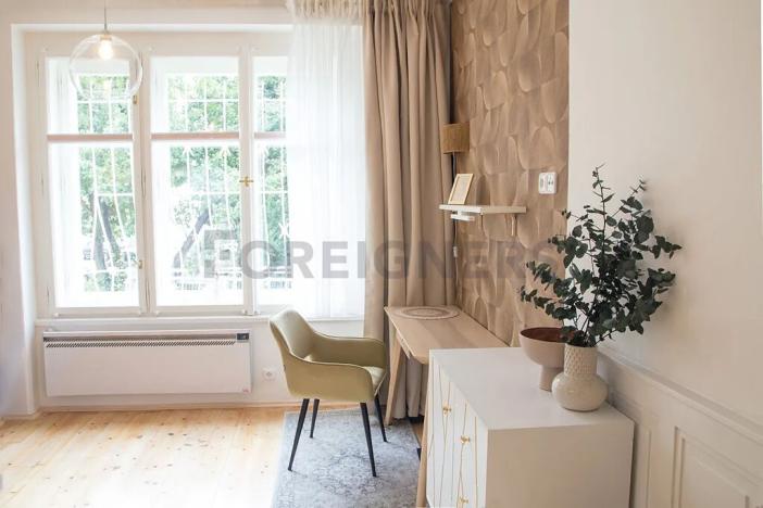 Pronájem bytu 1+kk, Praha, Myslbekova, 25 m2