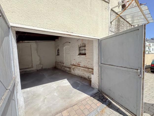 Pronájem garáže, Opava, Na Valech, 18 m2