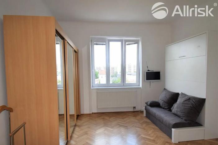 Pronájem bytu 1+kk, Brno, Komárovská, 32 m2