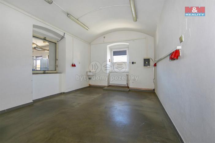 Pronájem výrobních prostor, Přeštice, Veleslavínova, 918 m2