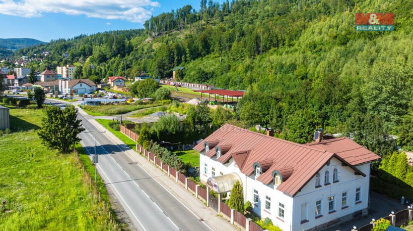 Prodej rodinného domu, Jablonec nad Jizerou, 420 m2