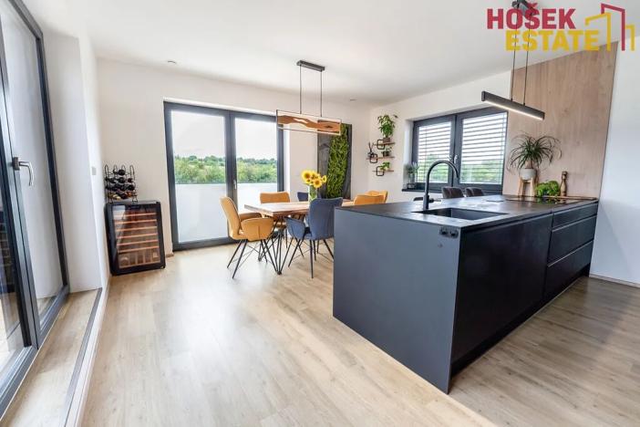 Prodej bytu 4+kk, Holubice, 135 m2