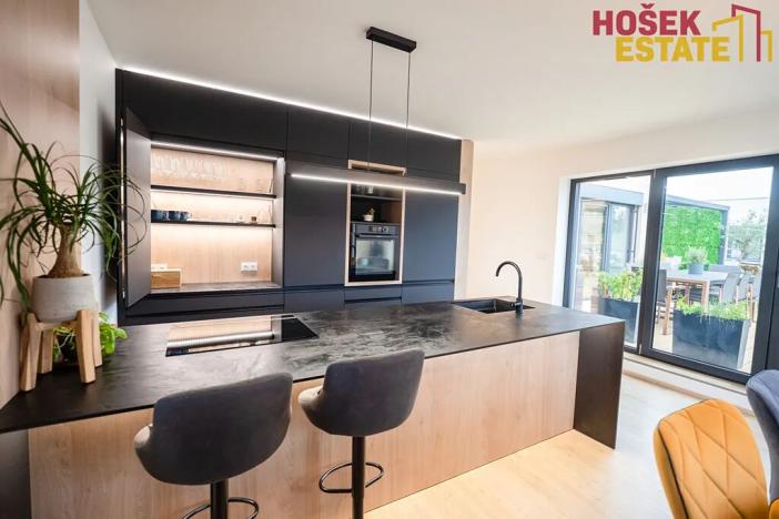 Prodej bytu 4+kk, Holubice, 135 m2