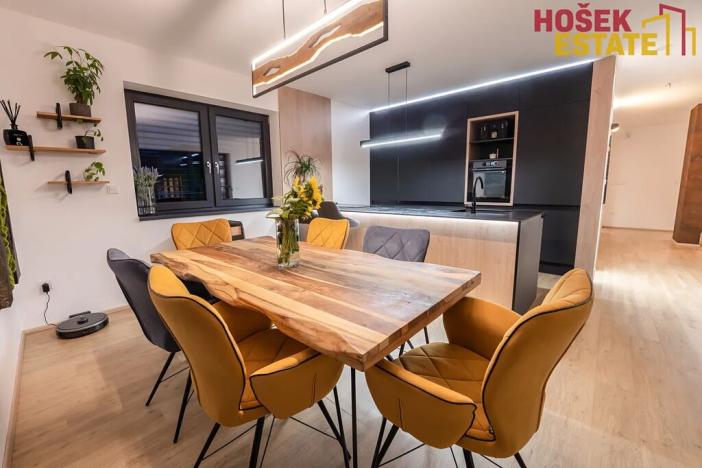 Prodej bytu 4+kk, Holubice, 135 m2