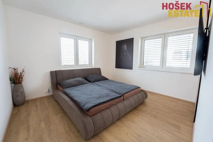 Prodej bytu 4+kk, Holubice, 135 m2