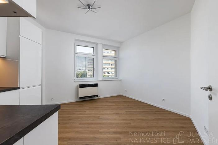 Pronájem bytu 2+kk, Praha - Strašnice, Petrovická, 46 m2