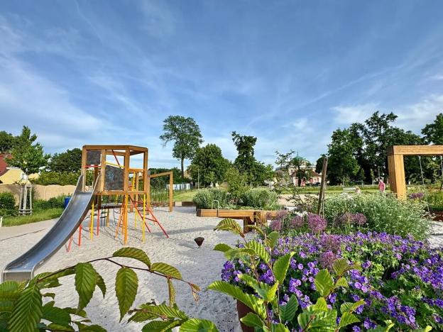 Prodej pozemku pro bydlení, Praha - Vinoř, Semtínská, 380 m2