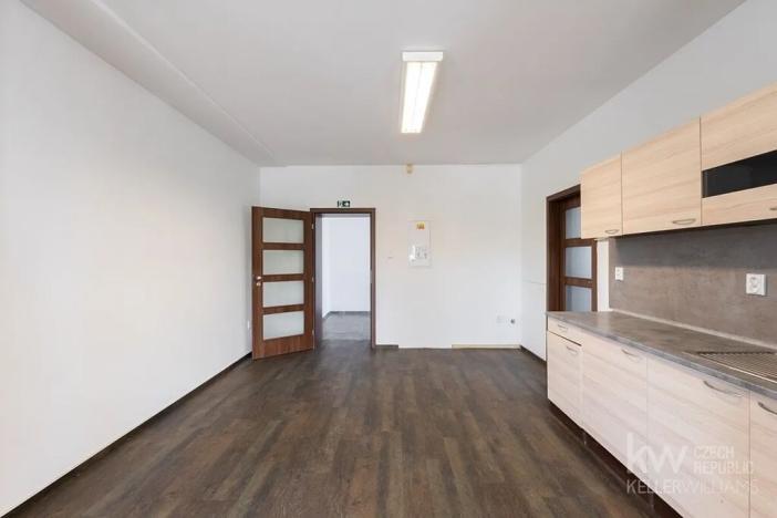 Pronájem kanceláře, Louny, Husova, 175 m2