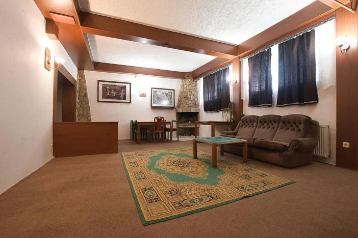 Prodej rodinného domu, Praha - Kobylisy, Klapkova, 245 m2