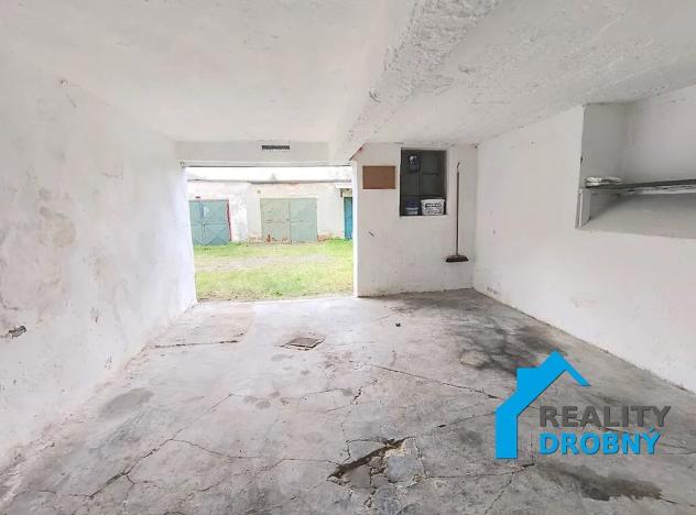 Pronájem garáže, Děčín, Bělská, 20 m2