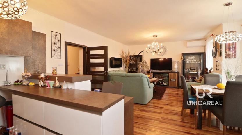 Prodej rodinného domu, Božice, 233 m2