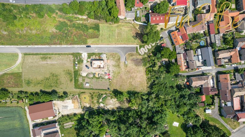 Prodej pozemku, Martiněves, 1360 m2