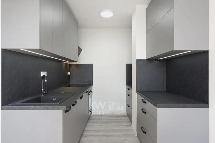 Prodej bytu 3+1, Praha - Troja, Hnězdenská, 74 m2