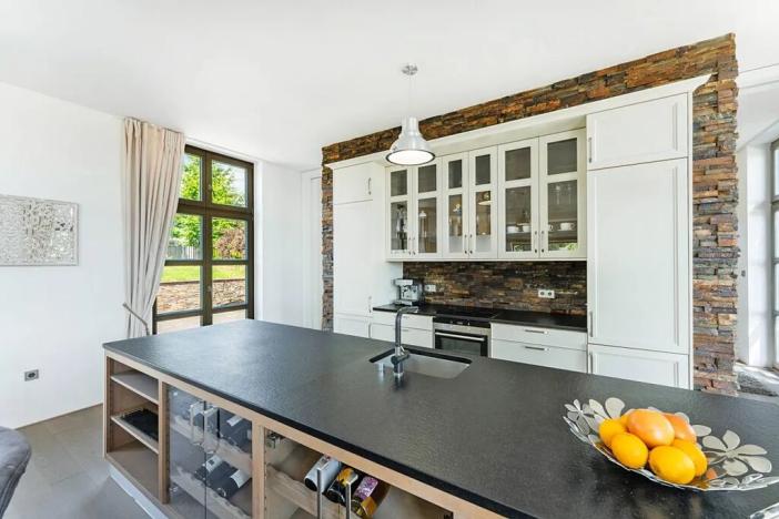 Prodej vily, Vrchlabí, Slunečný vrch, 299 m2