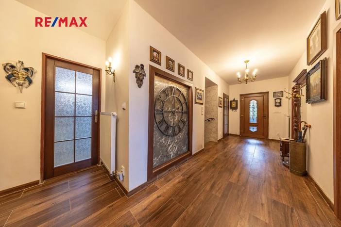 Prodej komerční nemovitosti, Nový Knín, 360 m2