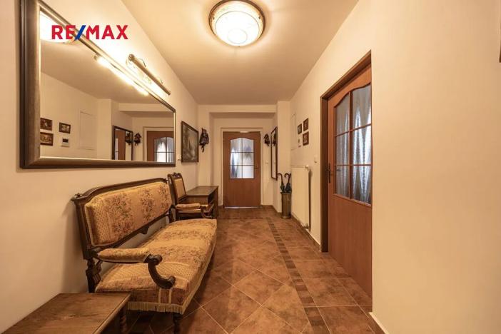 Prodej komerční nemovitosti, Nový Knín, 360 m2