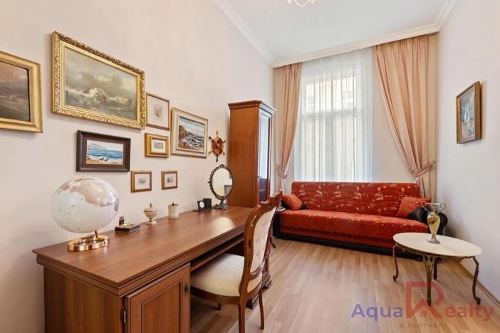 Prodej bytu 3+1, Karlovy Vary, K. Čapka, 88 m2