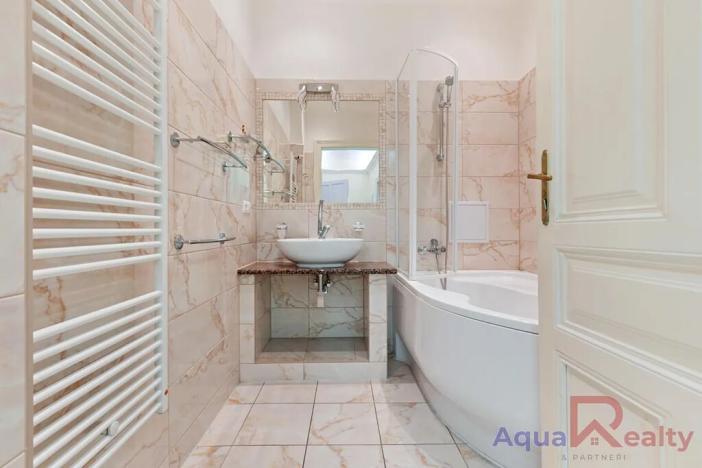 Prodej bytu 3+1, Karlovy Vary, K. Čapka, 88 m2