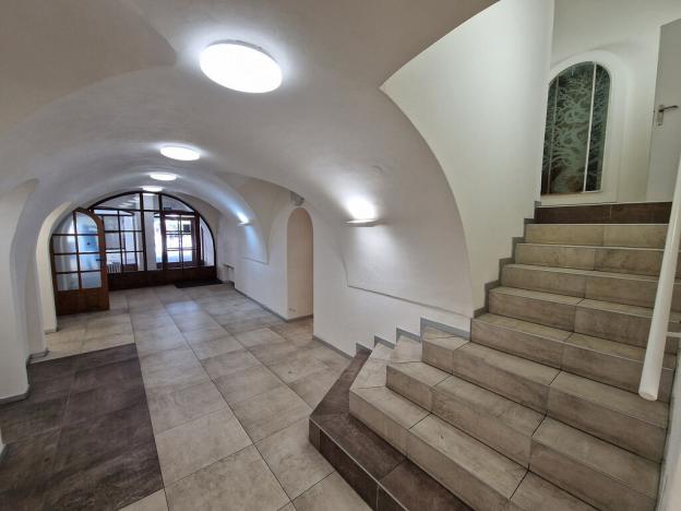 Pronájem obchodního prostoru, Příbor, náměstí Sigmunda Freuda, 153 m2
