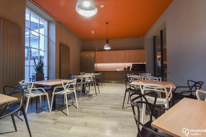 Pronájem kanceláře, Olomouc, tř. Svobody, 420 m2