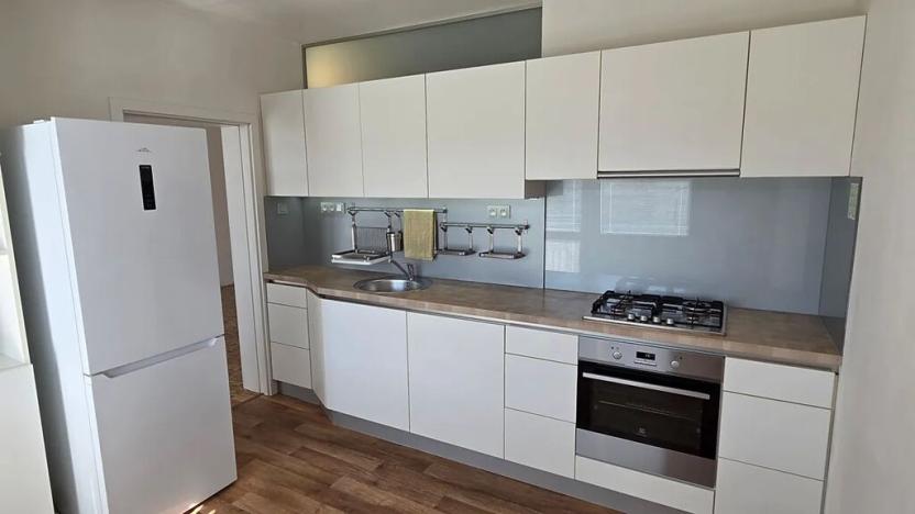 Prodej bytu 3+1, Hradec Králové, třída Edvarda Beneše, 84 m2