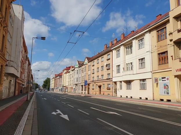 Pronájem kanceláře, Hradec Králové, Gočárova třída, 21 m2