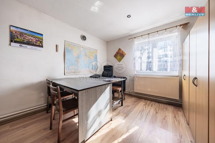 Prodej obchodního prostoru, Lišany, 832 m2