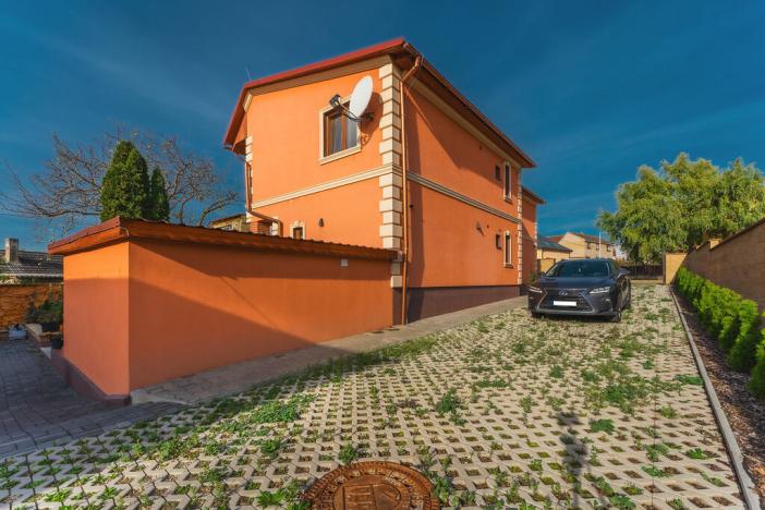 Prodej rodinného domu, Praha, 520 m2