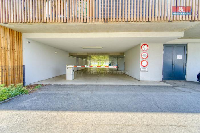 Pronájem garážového stání, Plzeň, Kartónová, 15 m2