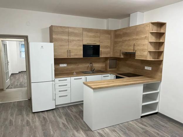 Pronájem bytu 2+kk, Praha - Žižkov, Jeseniova, 45 m2