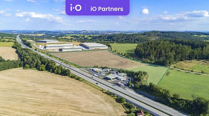 Pronájem skladu, Ostředek, 5643 m2