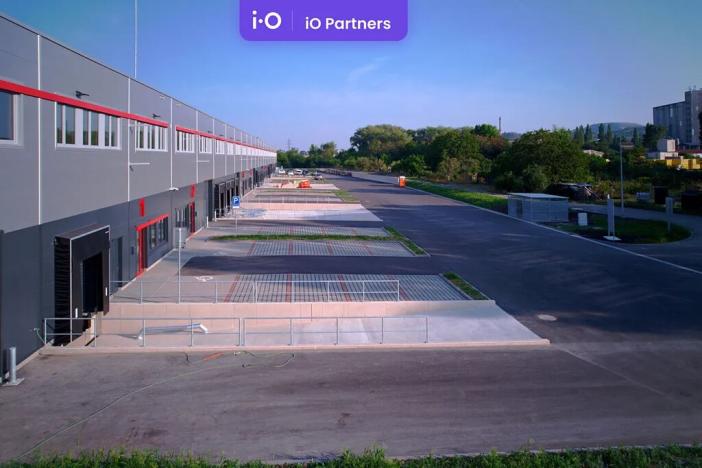 Pronájem skladu, Mikulov, Nádražní, 13850 m2