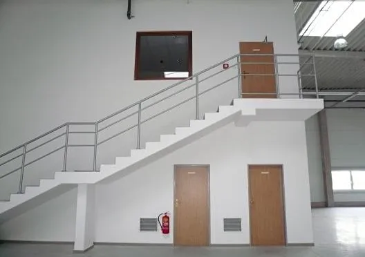 Pronájem výrobních prostor, Plzeň, Na Pomezí, 3914 m2