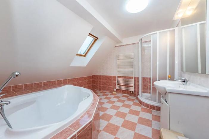 Prodej rodinného domu, Ohrobec, Na širokém I, 235 m2