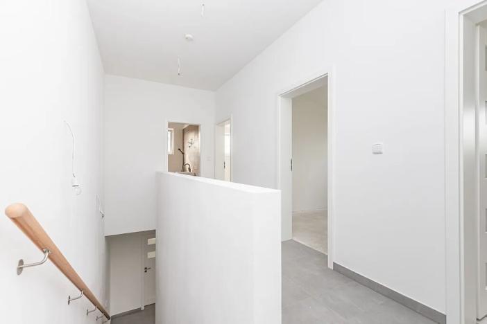 Prodej rodinného domu, Milovice, Lipová, 137 m2