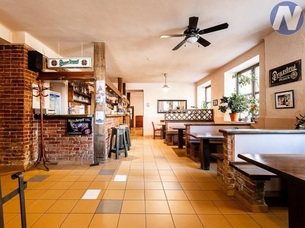 Prodej komerční nemovitosti, Husinec, Komenského, 1500 m2