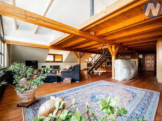 Prodej komerční nemovitosti, Husinec, Komenského, 1500 m2