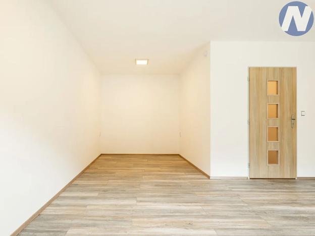 Prodej komerční nemovitosti, Husinec, Komenského, 1500 m2