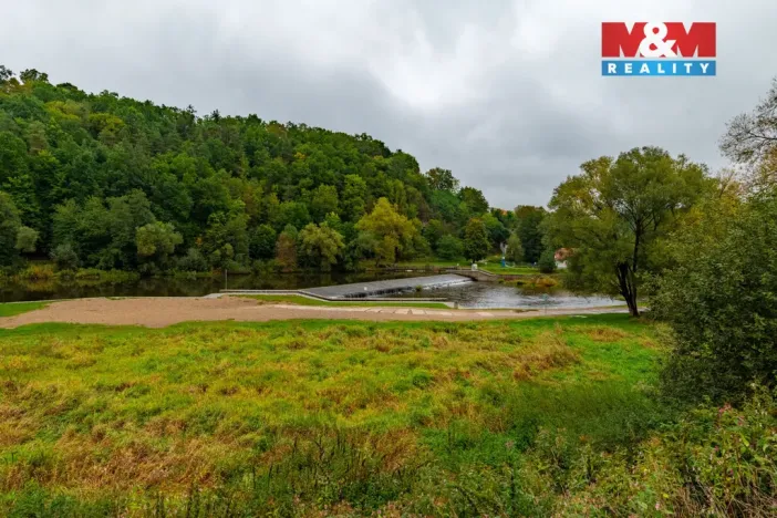 Prodej komerčního pozemku, Zlatá Koruna - Rájov, 1054 m2