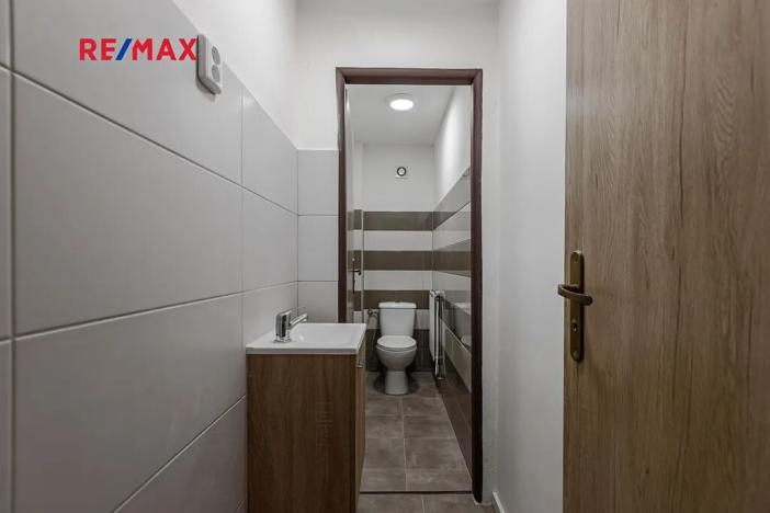 Prodej výrobních prostor, Zbiroh, Líšenská, 700 m2