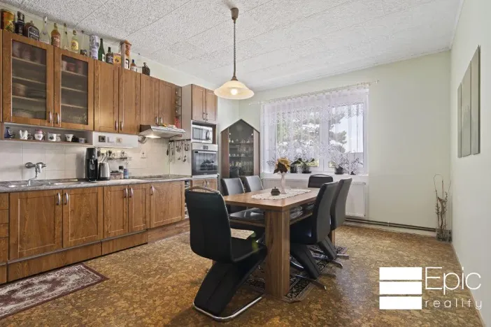 Prodej rodinného domu, Tišice, Okružní, 530 m2