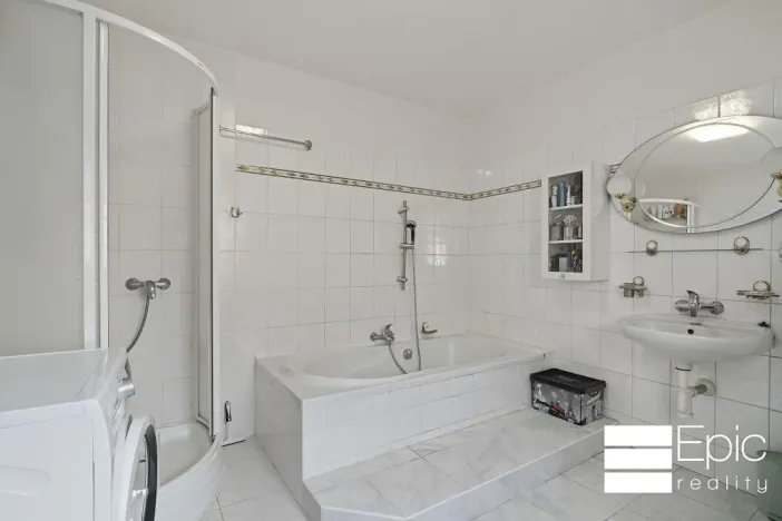 Prodej rodinného domu, Tišice, Okružní, 530 m2