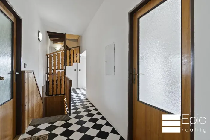 Prodej rodinného domu, Tišice, Okružní, 530 m2