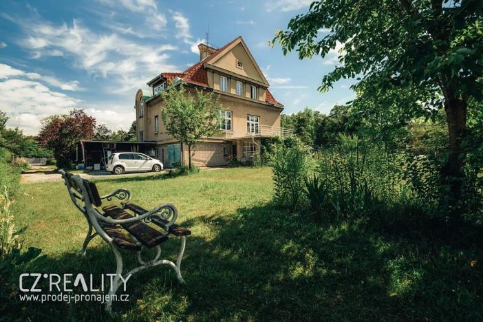 Prodej podílu vily, Praha - Klánovice, Ke znaku, 300 m2