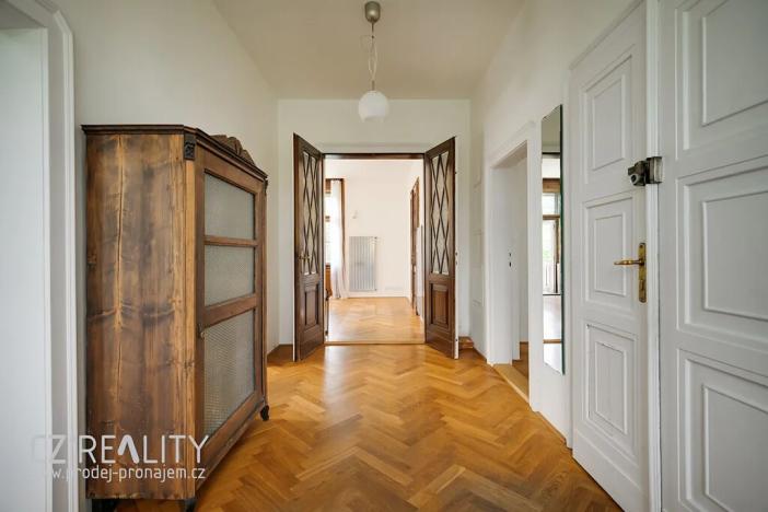 Prodej podílu vily, Praha - Klánovice, Ke znaku, 300 m2