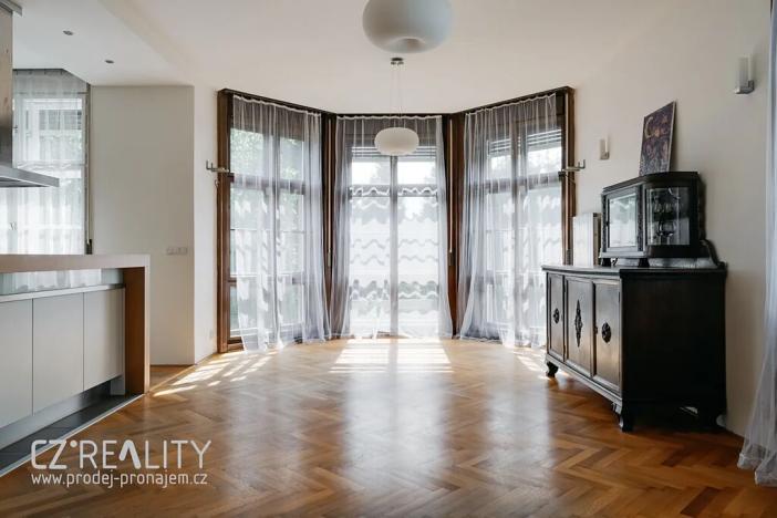 Prodej podílu vily, Praha - Klánovice, Ke znaku, 300 m2