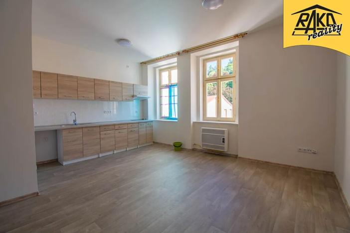 Pronájem bytu 1+kk, Trutnov, Krakonošovo náměstí, 37 m2
