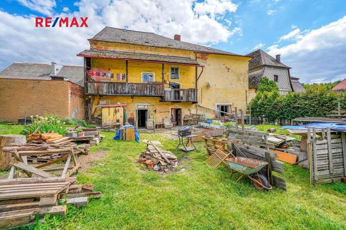 Prodej domu, Úterý, 677 m2